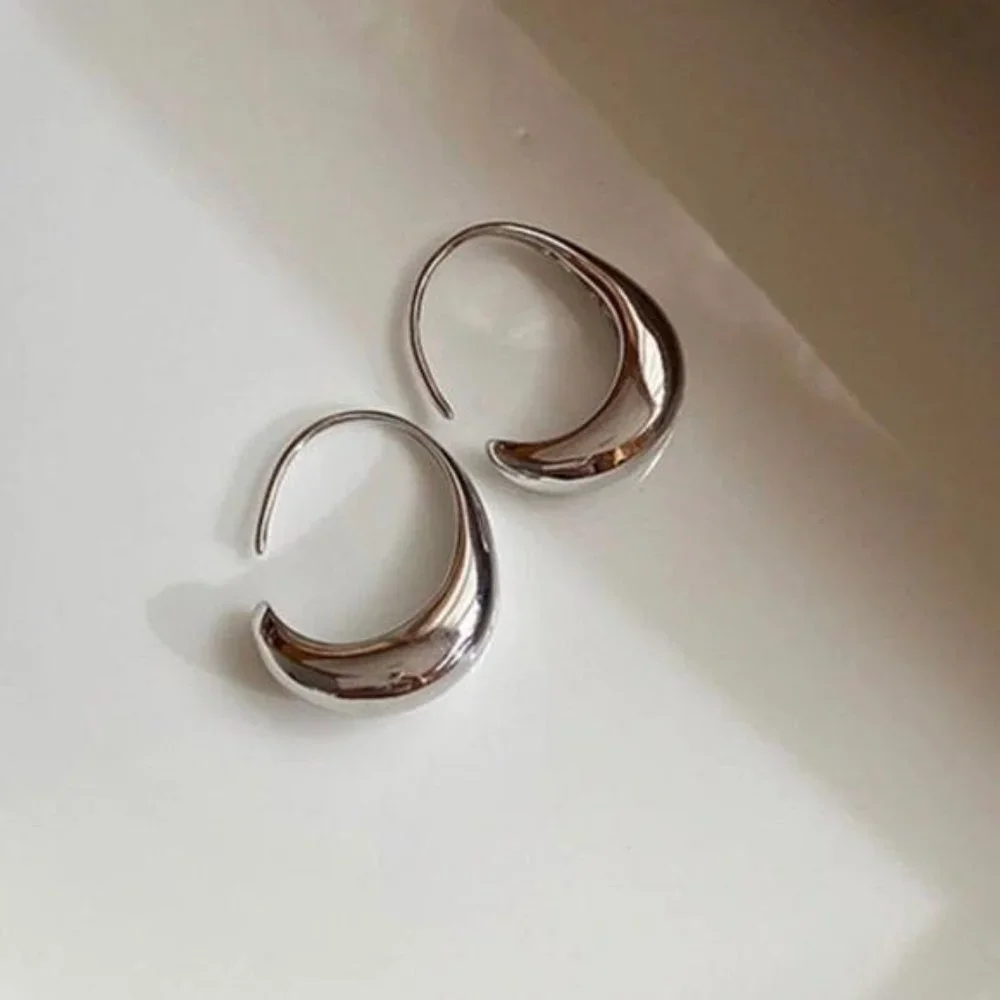 NEW 925 STERLING SILVER HOOP EARRINGS, NICE EARRINGS, CUTE EARRINGS. - Picture 1 of 4